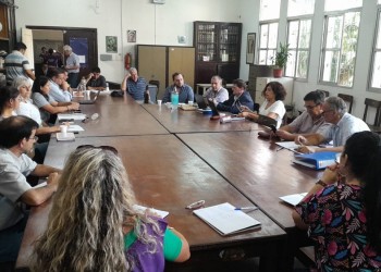 Frente de docentes en lucha presentó su propuesta salarial al Gobierno