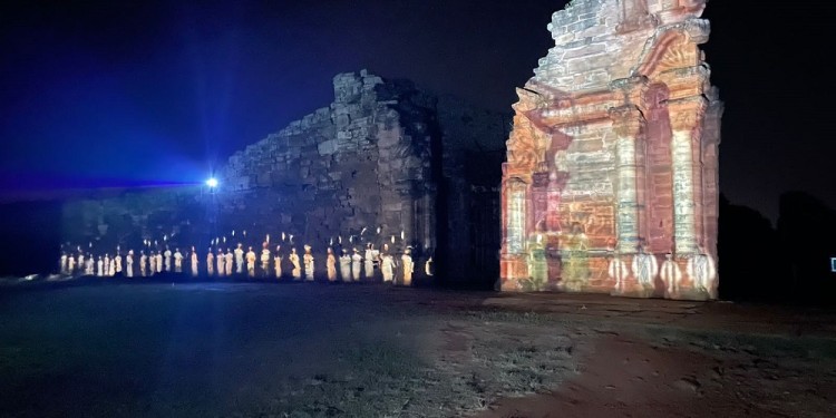 PROYECCIÓN LÁSER. El espectáculo se puede ver de lunes a domingo a partir de las 20.30 horas.