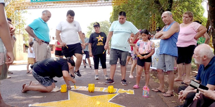 DOLOR. Familiares y amigos de Magalí pintaron una estrella amarilla. (Foto: Gentileza Norte Misionero)
