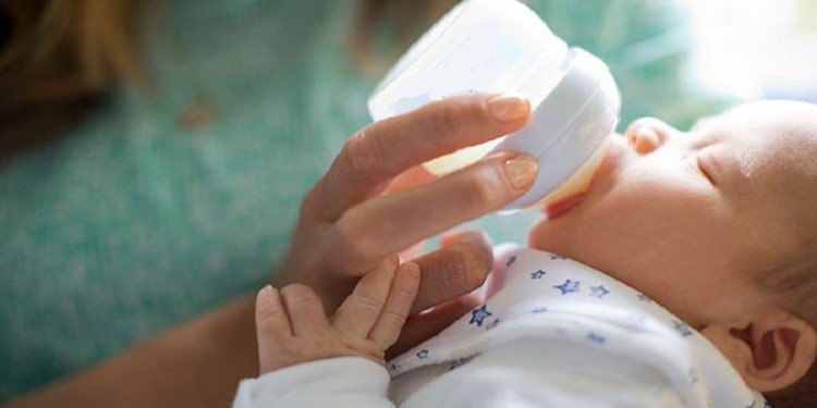 BIBERÓN. Según la especialista, las publicidades fomentan lo que se conoce como “la cultura del biberón”.