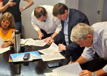 Mesa de Diálogo docente acordó un aumento salarial con el Gobierno