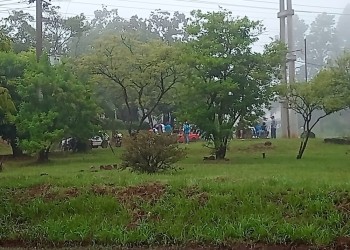 Agrupaciones sociales cortan la ruta 14 frente a una imprenta de Alem