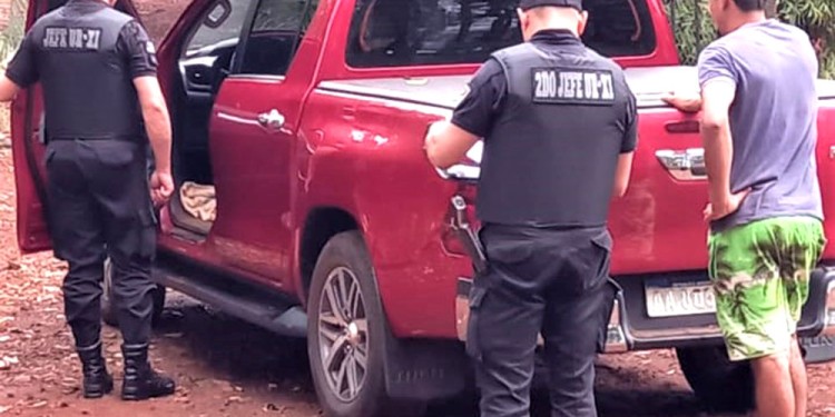 PERICIAS. Sobre la camioneta de las víctimas, ya que fue revisada por los ladrones.