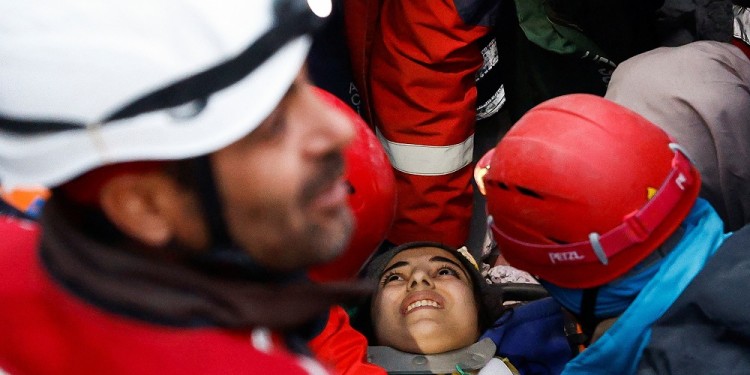 Seis días después del sismo, siguen los rescates en Siria y Turquía