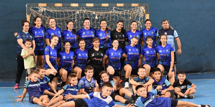 A PURO GOL. Las chicas de Gimnasia aprovecharon la localía y sumaron dos triunfos, en los que marcaron 81 goles. (Gentileza FMH)