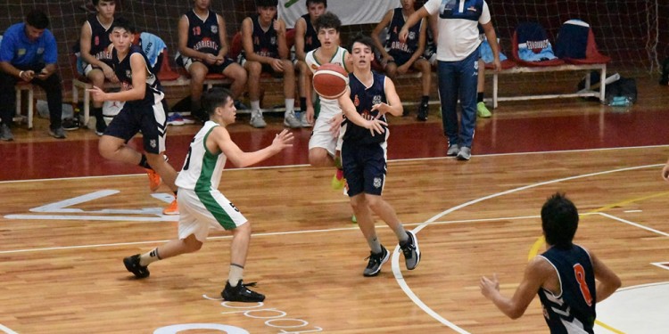 EN JUEGO. El equipo misionero no pudo y se quedó afuera del Argentino.
