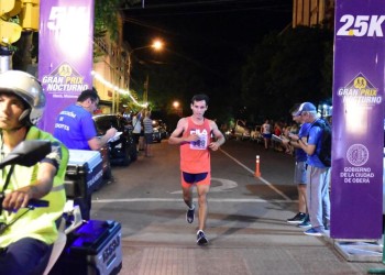La luna le sonrió otra vez a Agustín Da Silva