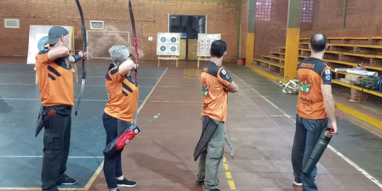 A PREPARARSE. Después del receso por las vacaciones de verano, los arqueros vuelven a los campos de tiro.