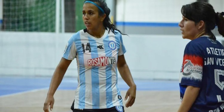 MINUTOS. La misionera Ovelar sumó rodaje en el partido amistoso que disputó la Albiceleste ante San Vicente.