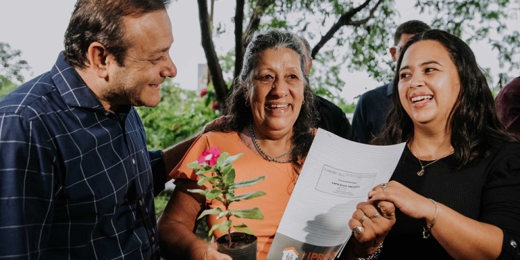 Entregaron títulos de propiedad en el barrio Manantiales de Posadas