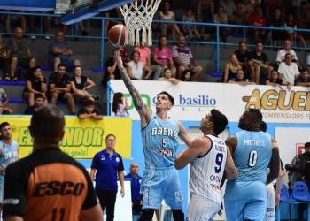 Liga Nacional: OTC reaccionó a tiempo y festejó ante Peñarol