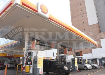 Luego de los aumentos de la nafta, ¿cuánto cuesta llenar el tanque al mes?