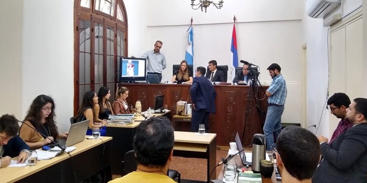 VIRTUAL. Por vía remota declaró el matrimonio que iba en el Volkswagen.