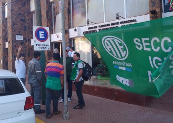 Puerto Iguazú: empleados municipales recibirán un 25% de aumento al básico