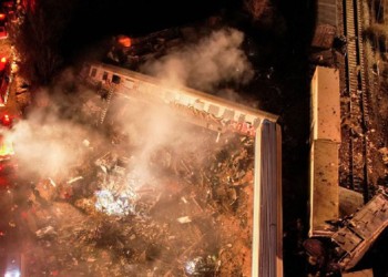 Tragedia en Grecia: chocaron dos trenes y reportaron al menos 32 muertos