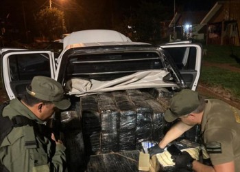 Detienen a un hombre que transportaba más de una tonelada de droga en su camioneta