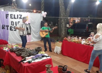 En Apóstoles se recordó con exposiciones y canto el Día del Artesano