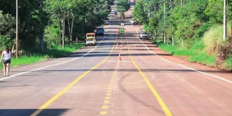 A SEGUIR. La ciclovía en el carril central despierta mucha inseguridad./ Gentileza J. Gómez