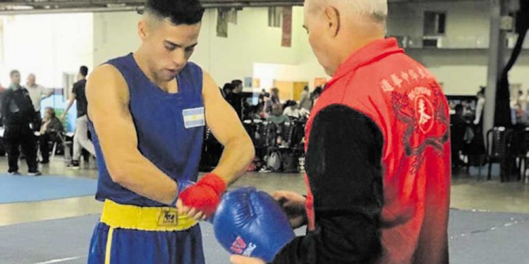 EXPECTATIVA.  Agustín Peralta se presentará frente a su público, ante Vera.