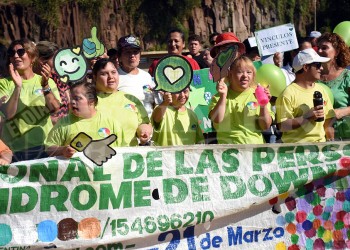 Posadas se pintó de verde y caminó por la inclusión de personas con síndrome de Down