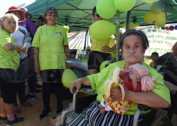 Posadas se pintó de verde y caminó por la inclusión de personas con síndrome de Down