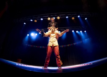 Un espectáculo de “Canciones y circo” en el Vicente Cidade