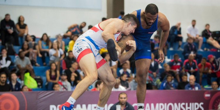 SUMAR. Ricardo entrena con la Selección en busca del pasaje a París.