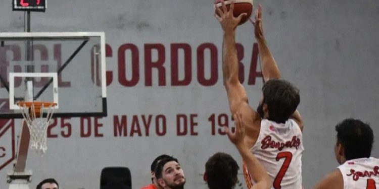 ESCALAR. La misión del Oriental será seguir trepando escalones en la tabla.