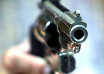 Asesinó a su abuelo de un tiro en la cabeza, se lo contó a su padre y se acostó a dormir