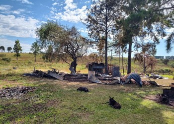 Una vivienda de madera se incendió por completo en Posadas