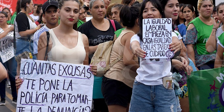Paridad laboral y justicia por las víctimas de femicidio, los ejes del #8M en Posadas