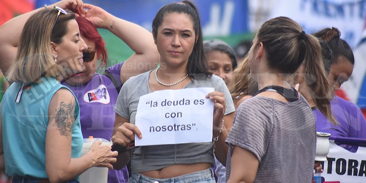 Paridad laboral y justicia por las víctimas de femicidio, los ejes del #8M en Posadas