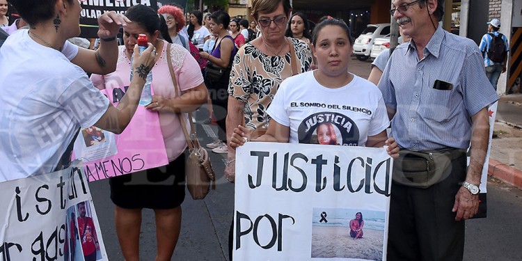 Paridad laboral y justicia por las víctimas de femicidio, los ejes del #8M en Posadas