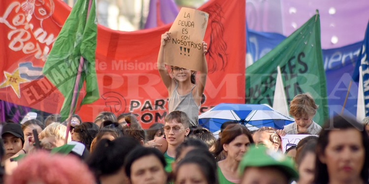 Paridad laboral y justicia por las víctimas de femicidio, los ejes del #8M en Posadas
