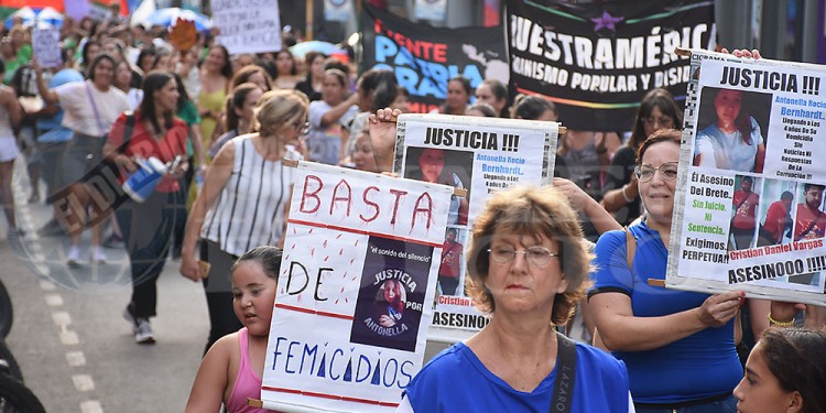 Paridad laboral y justicia por las víctimas de femicidio, los ejes del #8M en Posadas