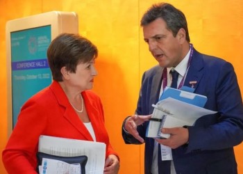 El FMI autorizó desembolso de  5.400 millones de dólares para Argentina