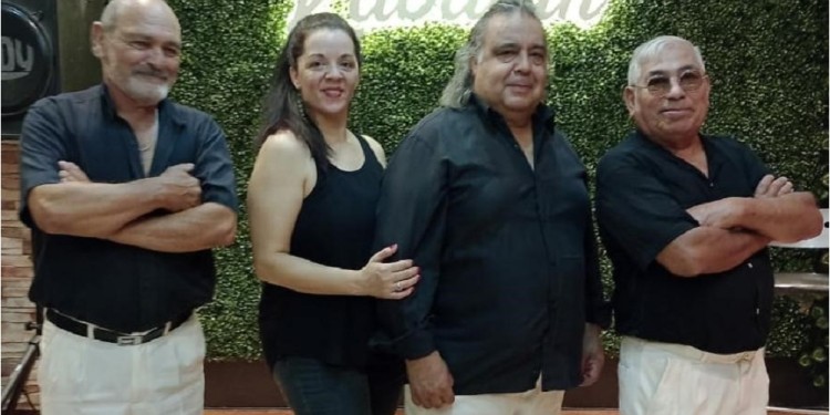 CLÁSICOS DE SIEMPRE. El grupo misionero comparte con el público recordadas canciones que marcaron una época.