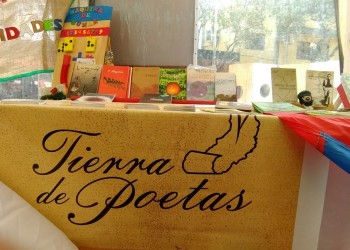 “Tendedero de poemas” en la Feria de Pascuas de Eldorado