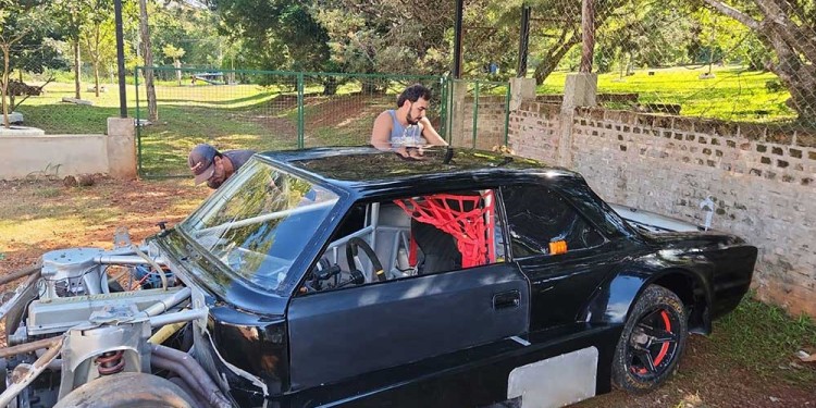 UNA MÁQUINA. Así lucía ayer por la tarde el “Toro” con el que Cabral saldrá a la pista este finde en Posadas.