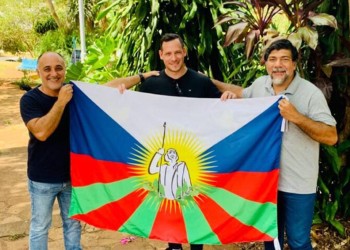 Comandante Andresito recibió su flamante bandera oficial