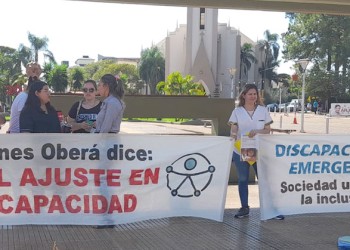 Prestadores de educación y salud reclaman contra el ajuste a la discapacidad en Oberá y Posadas