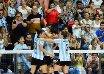 Argentina enfrenta a Bolivia en Posadas