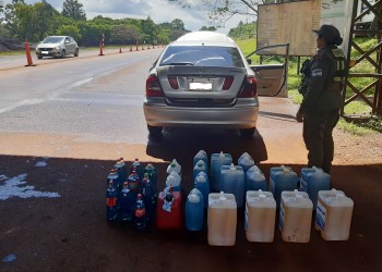 Transportaba más de 160 litros de combustible en bidones y botellas