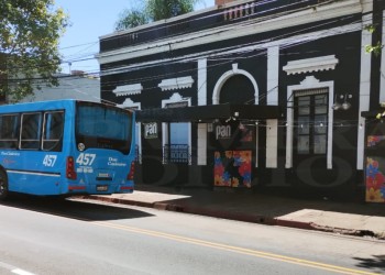 Detuvieron a dos policías violentos en el microcentro y en presunto estado de ebriedad