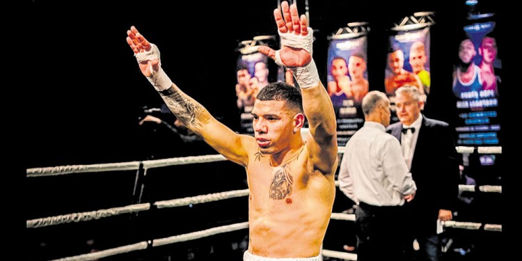 UNA MÁQUINA. Ismael venció por puntos al venezolano Melbyn Hernández.