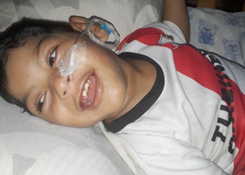 Piden ayuda para un bebé en estado de vulnerabilidad