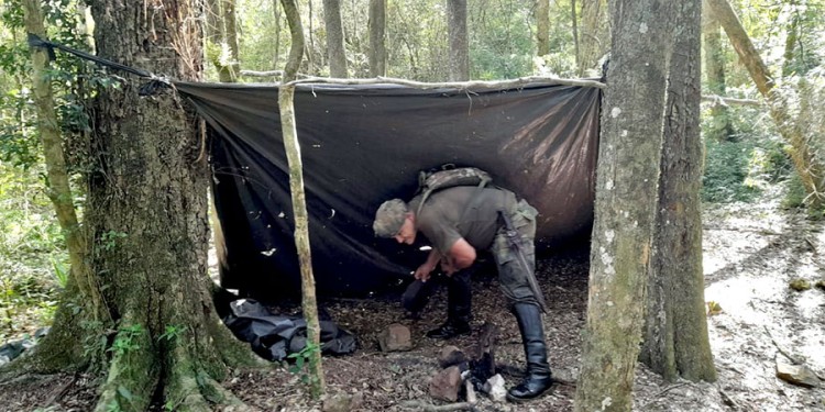 OPERATIVO. Guardaparques explicaron que los cazadores cazan con rifles. Eso quedó evidenciado por los fusibles encontrados en la zona