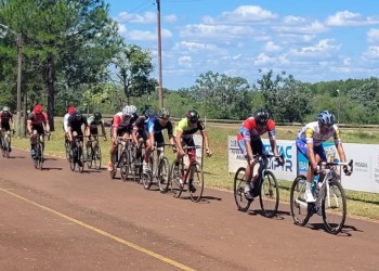 Ciclismo: la primera “voló” a Virasoro