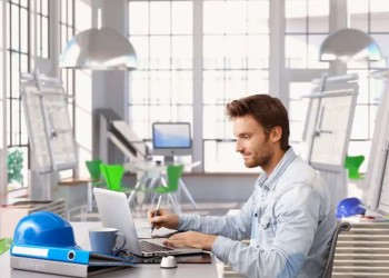 Para los que trabajan varias horas sentados frente a la “compu”: cinco tips imperdibles