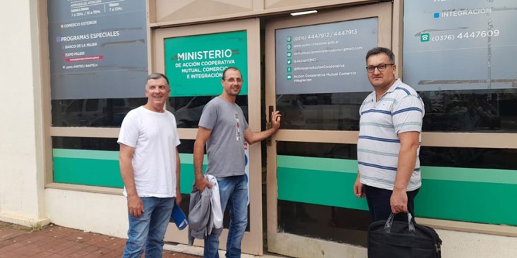 GESTIONES. La semana pasada el presidente y consejeros estuvieron en Posadas realizando diversos trámites para lograr la ayuda del Estado.